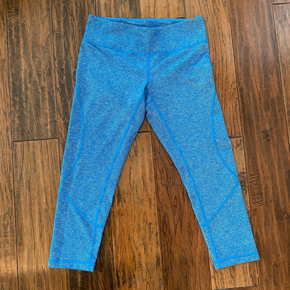 EUC Zella cropped turquoise stripe leggings small
